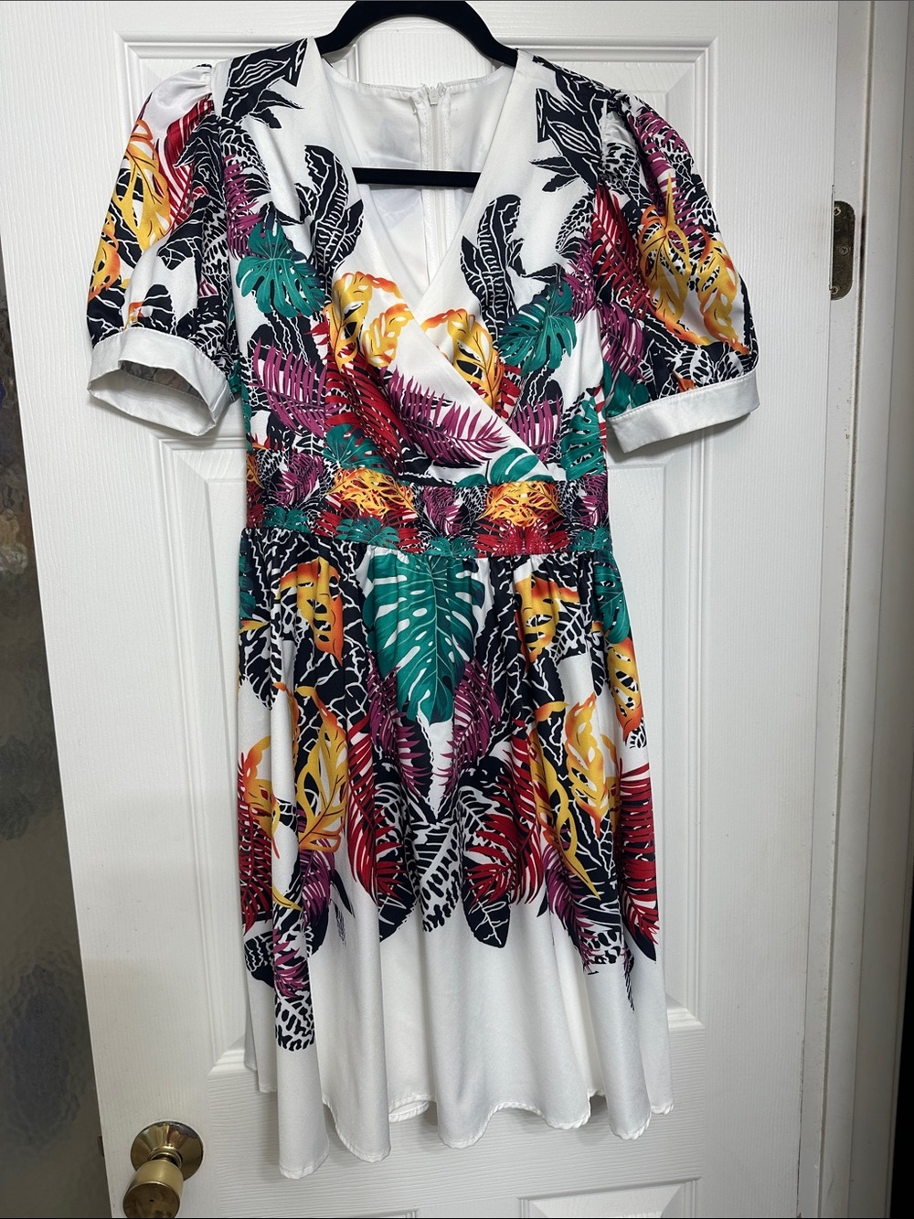 Women’s White Tropical Leaf Print Dress